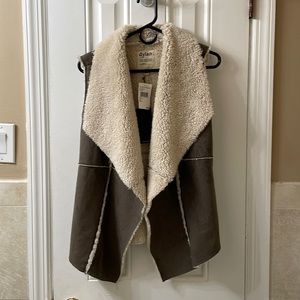 Cozy and warm stylish vest!